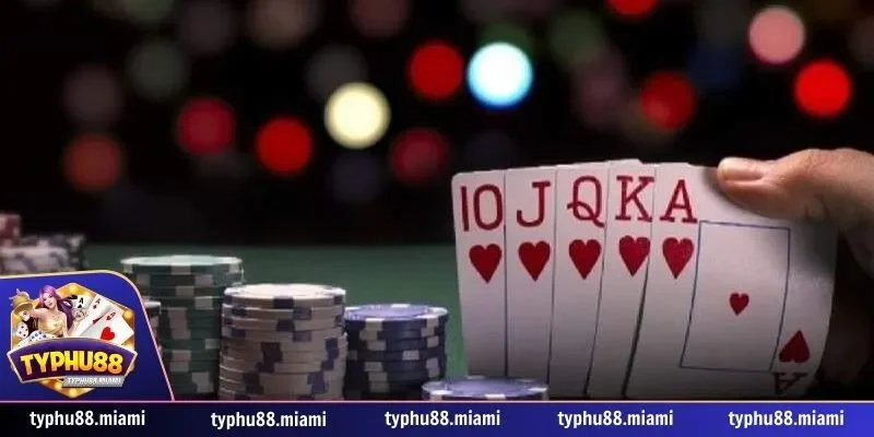 Những Kỹ Năng Chơi Poker Online Thắng Lớn 99% Tại Typhu88 4 Quan sát đối thủ xung quanh